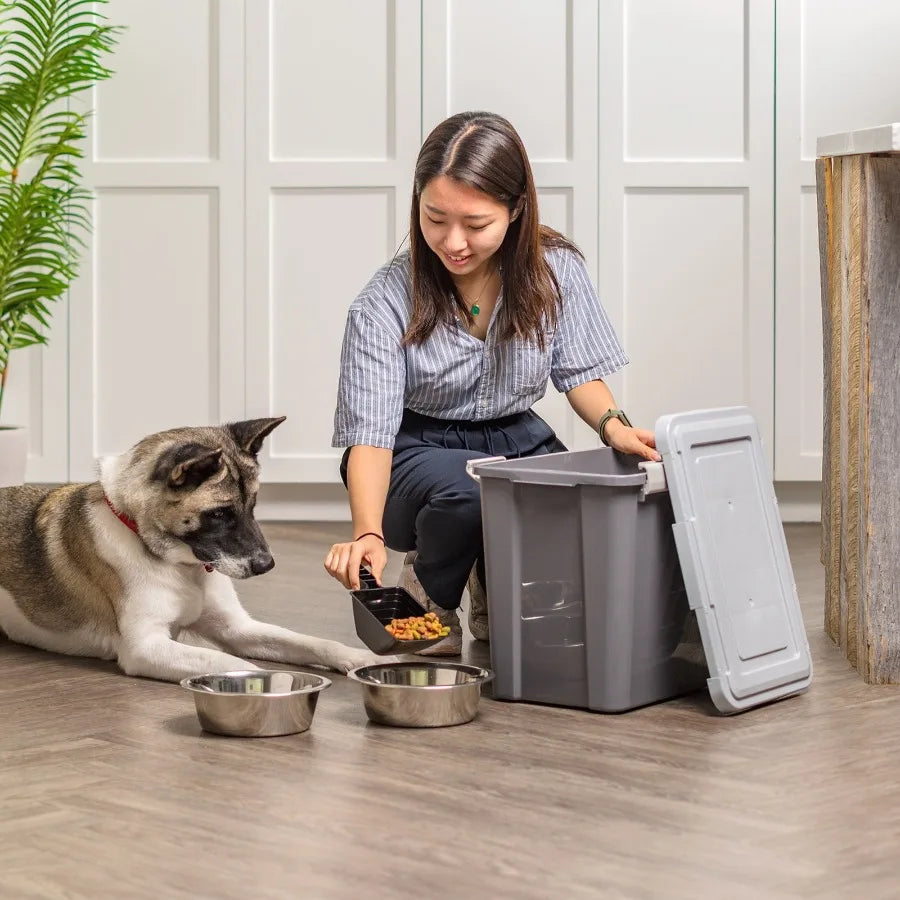 30 Lbs. Airtight Pet Food Container w/scoop